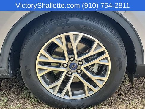 Used 2022 Ford Escape SEL w/ Technology Package FWD image 34