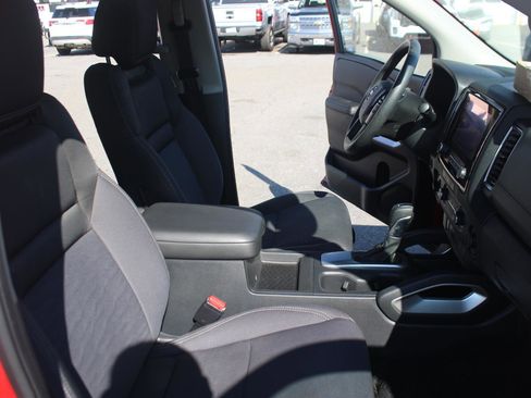 Used 2023 Nissan Frontier SV image 31