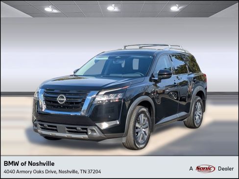 Used 2023 Nissan Pathfinder SL image 1