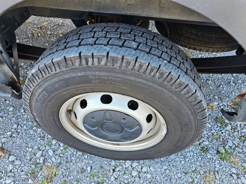 Used 2016 Ford Transit 250 148 Medium Roof image 9