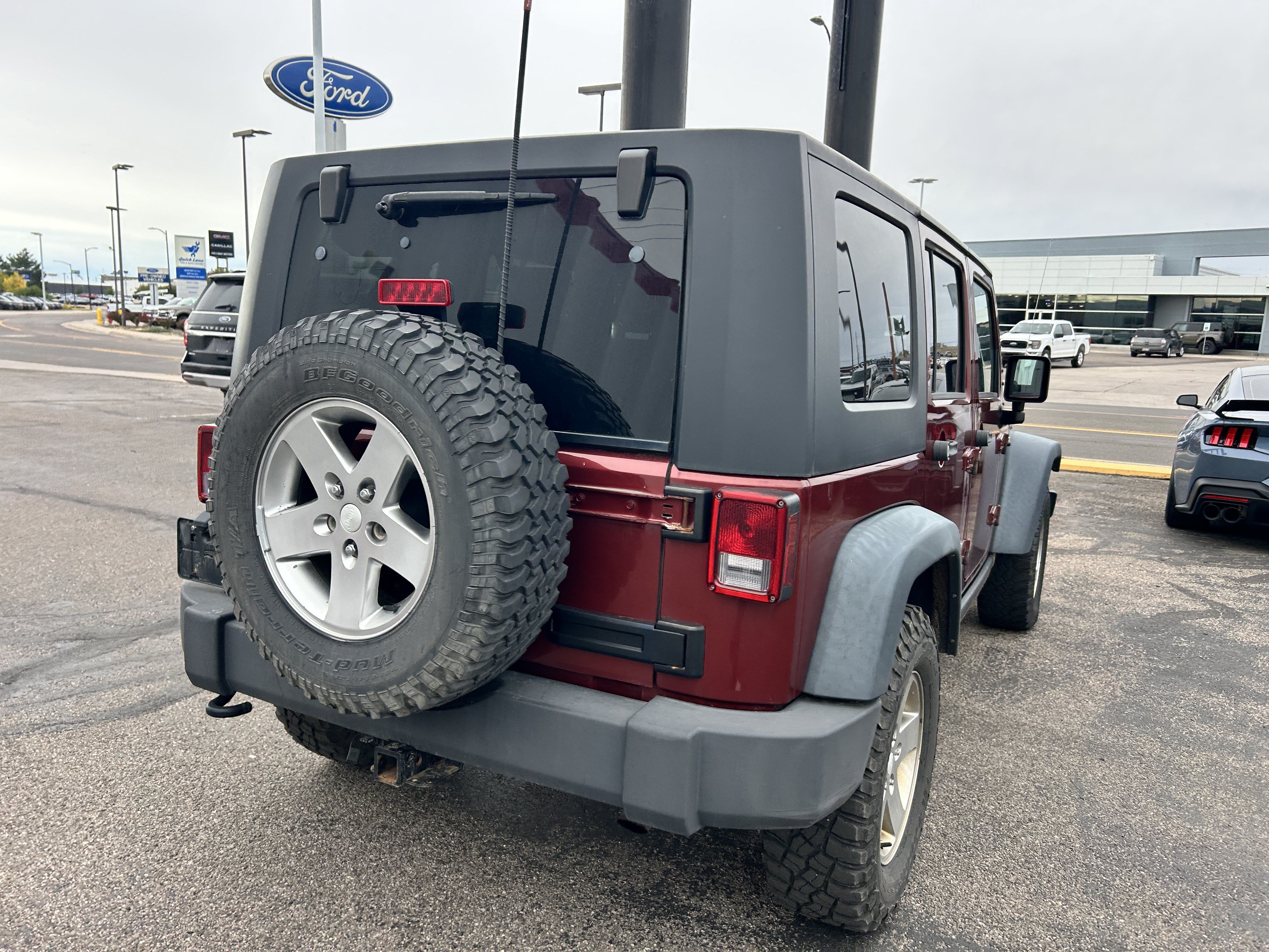 Used 2010 Jeep Wrangler Unlimited Rubicon AWD/4WD image 5
