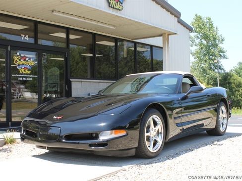 Used 2002 Chevrolet Corvette Convertible w/ Preferred Equipment Group2 image 7