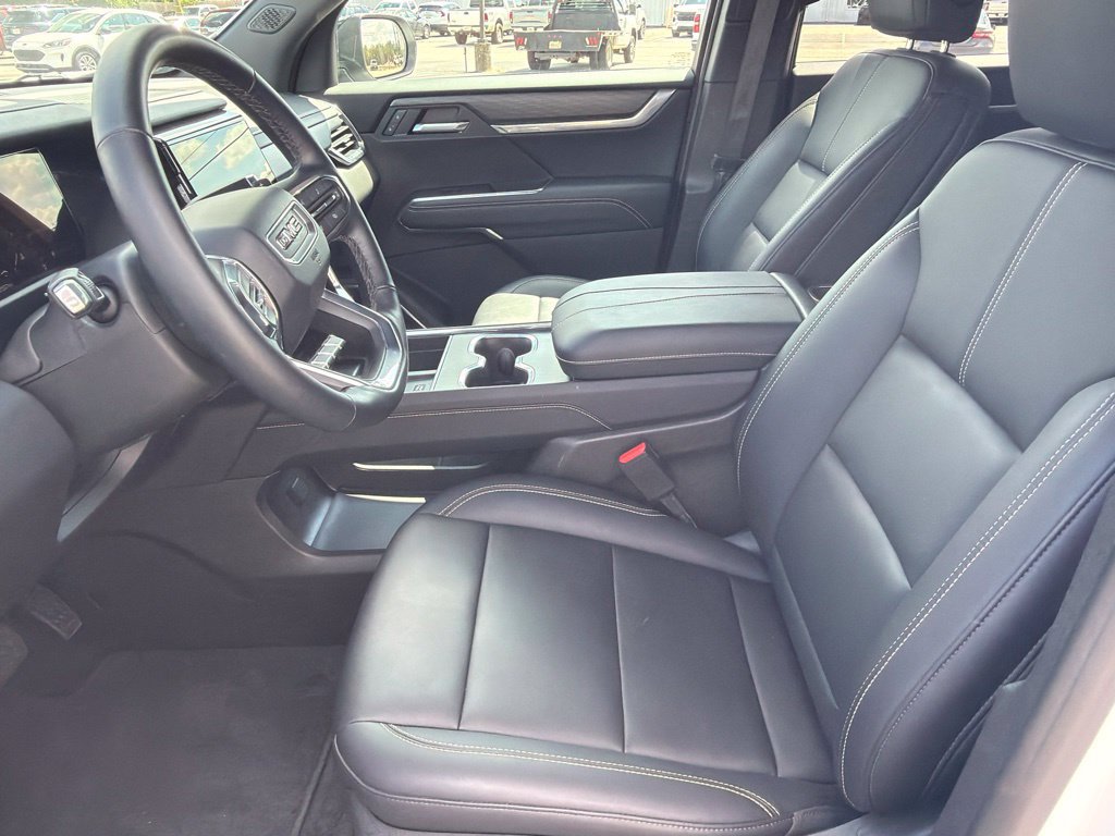 Used 2026 GMC Acadia Elevation w/ Elevation Premium Package FWD image 30