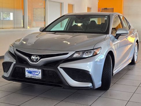 Used 2024 Toyota Camry SE FWD image 4