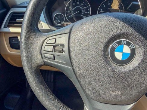 Used 2017 BMW 320i Sedan RWD image 9