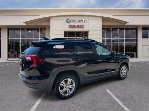 Used 2022 GMC Terrain SLE w/ Driver Convenience Package image 14