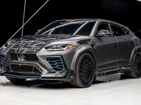 Used 2023 Lamborghini Urus Performante AWD/4WD image 12