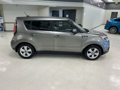 Used 2018 Kia Soul FWD image 5