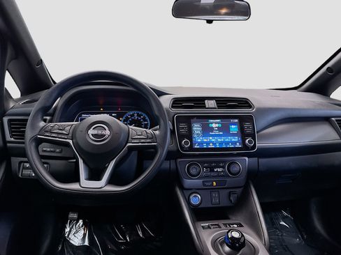 Used 2023 Nissan Leaf S image 13