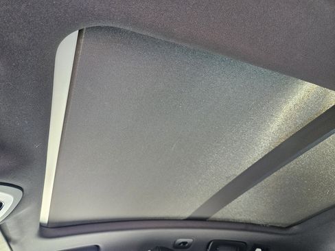 Certified 2025 Porsche Macan image 30