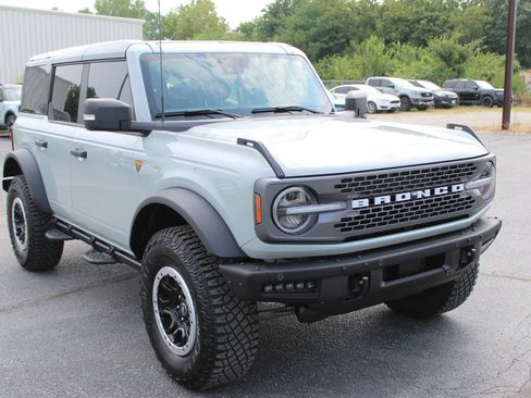 Used 2024 Ford Bronco Badlands AWD/4WD image 8