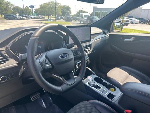 Used 2024 Ford Escape ST-Line w/ Tech Pack #1 AWD/4WD image 12