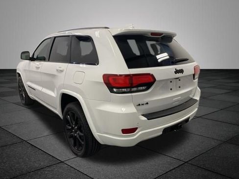 Used 2021 Jeep Grand Cherokee Laredo X AWD/4WD image 4