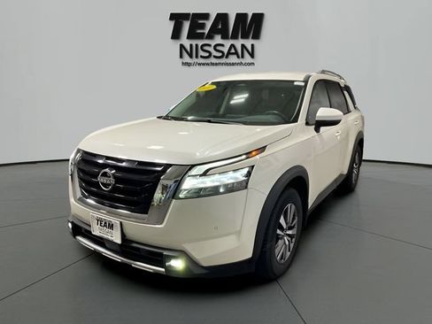 Certified 2022 Nissan Pathfinder SL AWD/4WD image 4