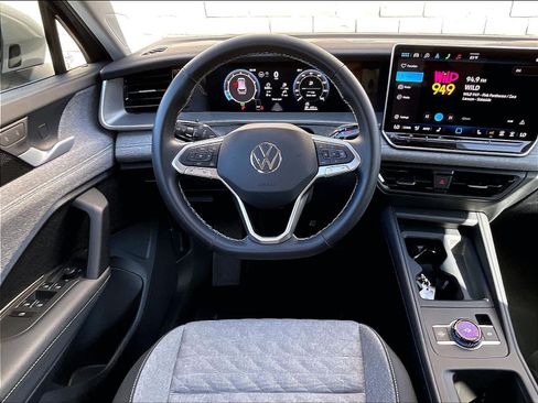 Certified 2025 Volkswagen Tiguan S FWD image 4