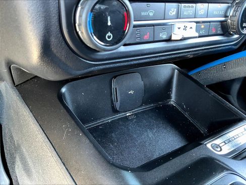 Used 2022 Ford Bronco Outer Banks AWD/4WD image 16