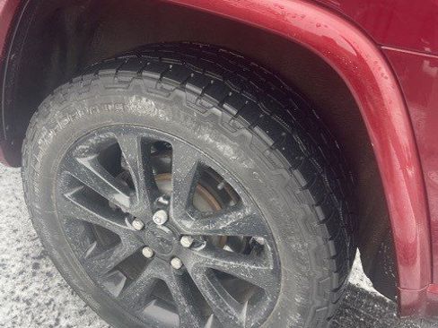 Used 2018 Jeep Grand Cherokee Altitude image 9