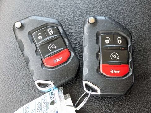Used 2020 Jeep Gladiator Rubicon AWD/4WD image 29