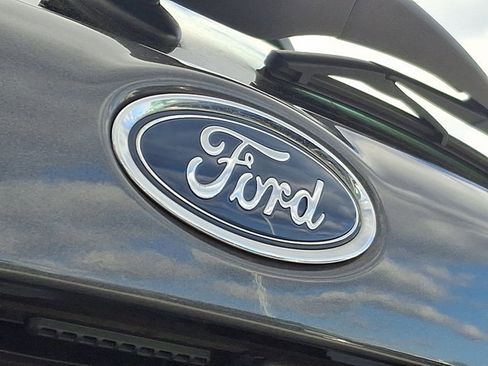 Used 2017 Ford Focus Titanium image 29