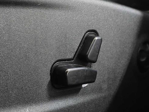 Used 2019 Dodge Charger SXT w/ Blacktop Package image 25