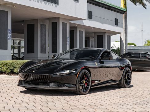 Used 2023 Ferrari Roma RWD image 32