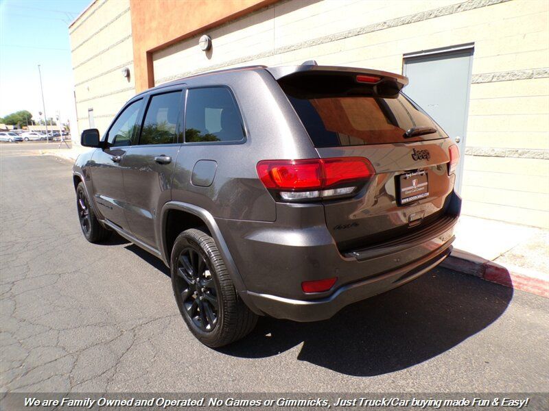 Used 2021 Jeep Grand Cherokee Laredo X AWD/4WD image 8