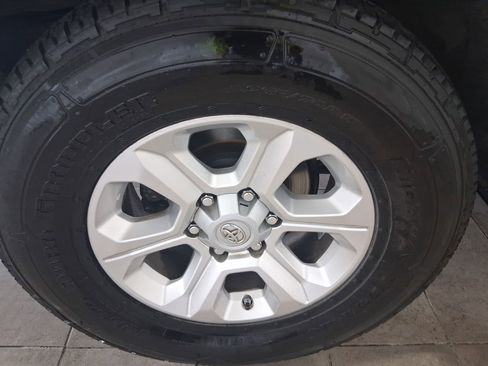 Used 2015 Toyota 4Runner SR5 RWD image 12