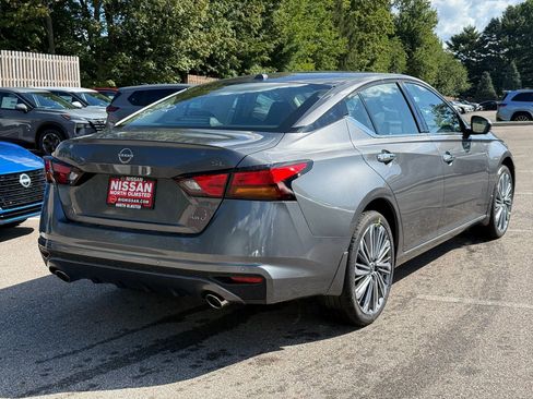New 2025 Nissan Altima 2.5 SL image 2