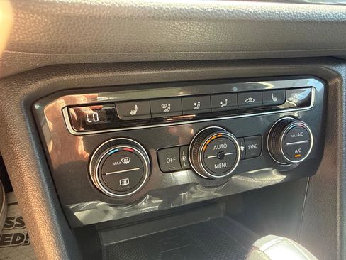 Used 2021 Volkswagen Tiguan SE w/ Panoramic Sunroof Package AWD/4WD image 12