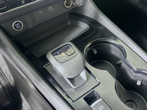 Used 2023 Nissan Rogue SV image 24