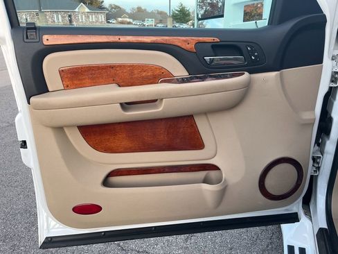 Used 2008 Chevrolet Silverado 3500 LTZ w/ EZ-Lift Tailgate Package image 26