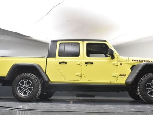 Used 2024 Jeep Gladiator Mojave w/ Technology Group image 39