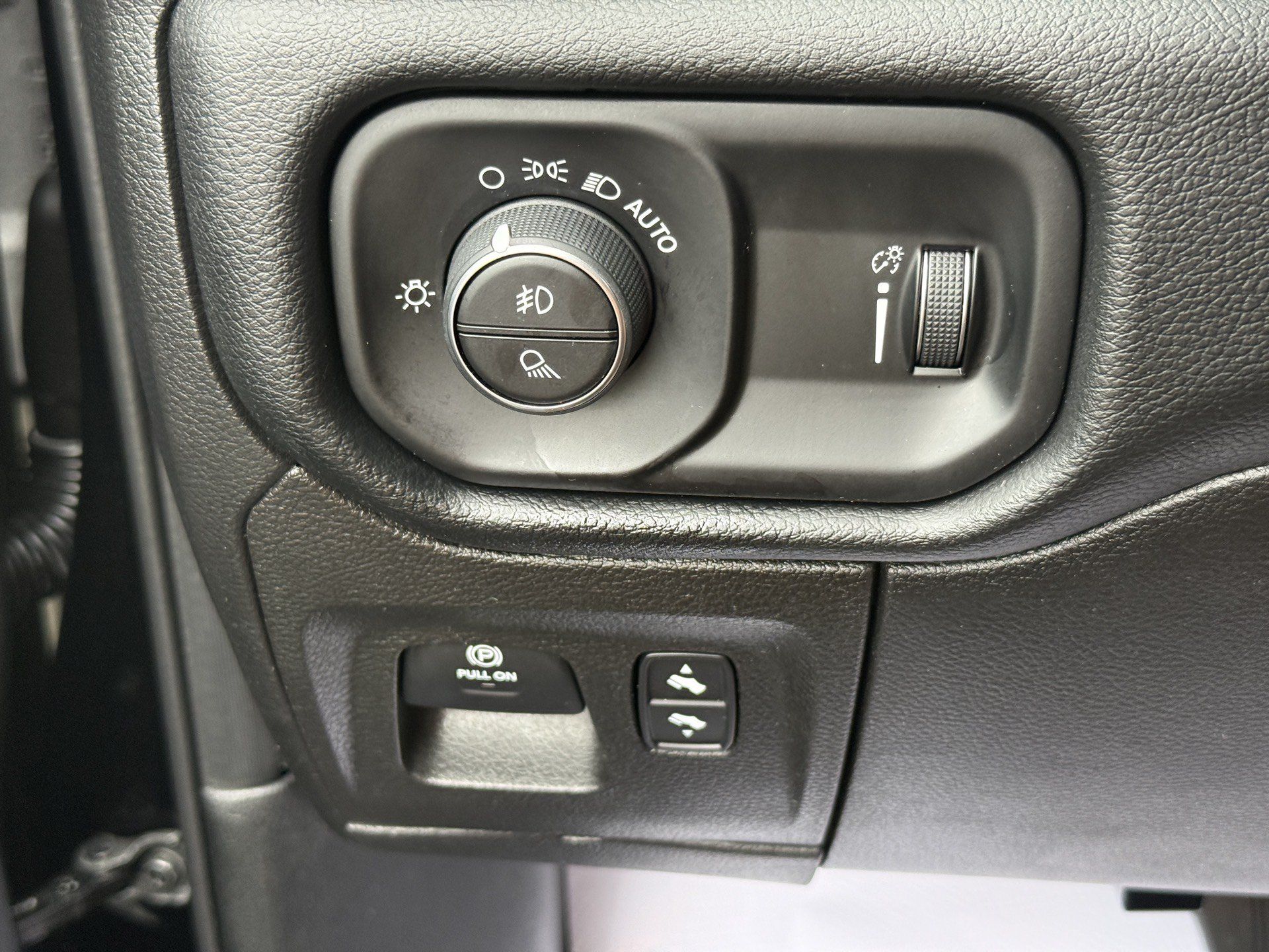 Used 2021 RAM 1500 Big Horn AWD/4WD image 34