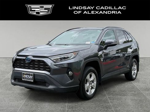 Used 2020 Toyota RAV4 XLE w/ Convenience Package AWD/4WD image 1