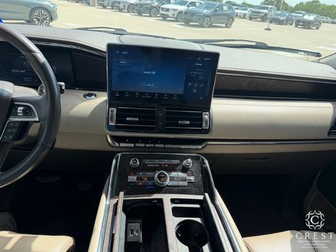 Used 2022 Lincoln Navigator 2WD image 19