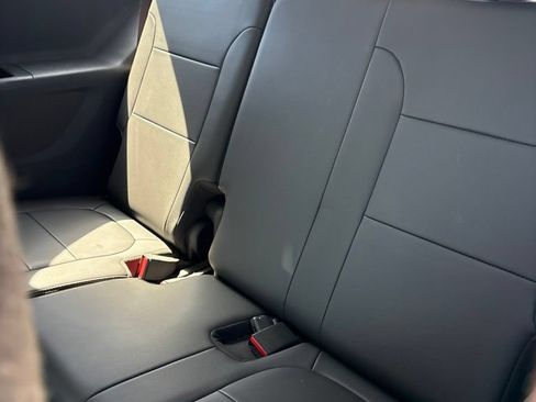 Used 2019 Chevrolet Traverse Premier w/ Redline Edition AWD/4WD image 11