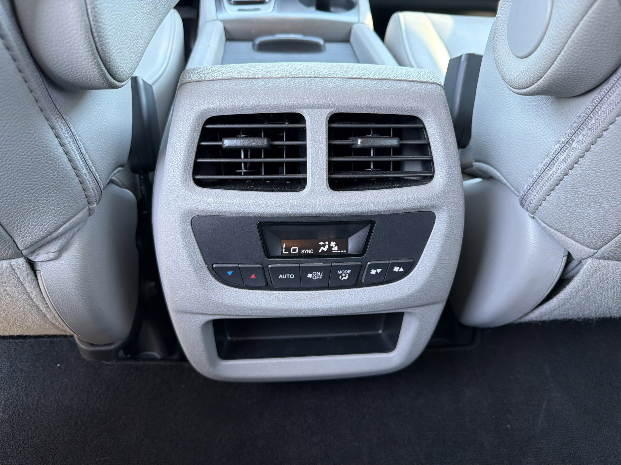 Used 2017 Honda Pilot EX-L image 11