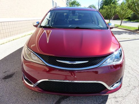 Used 2020 Chrysler Pacifica Limited FWD image 13
