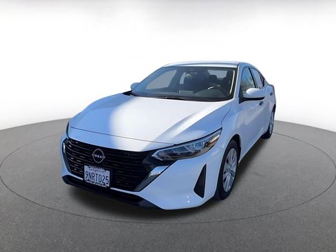 Used 2025 Nissan Sentra S image 7