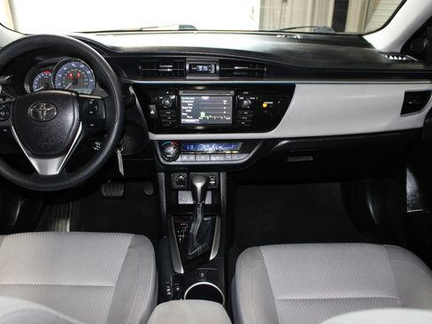 Used 2015 Toyota Corolla LE FWD image 14