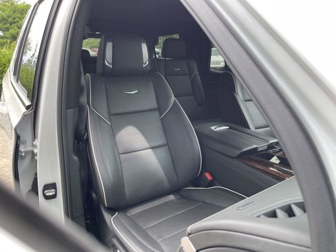 Certified 2024 Cadillac Escalade Premium Luxury w/ Performance Package AWD/4WD image 38