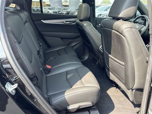 Certified 2025 Cadillac XT6 Luxury AWD/4WD image 28