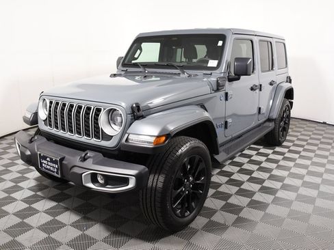 Used 2025 Jeep Wrangler Unlimited Sahara AWD/4WD image 1