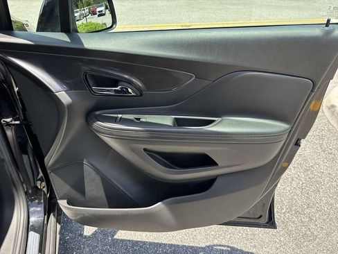 Used 2021 Buick Encore Preferred w/ Safety Package FWD image 43