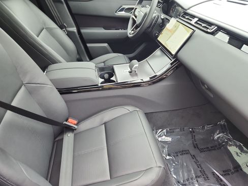 Certified 2026 Land Rover Range Rover Velar Dynamic SE image 3