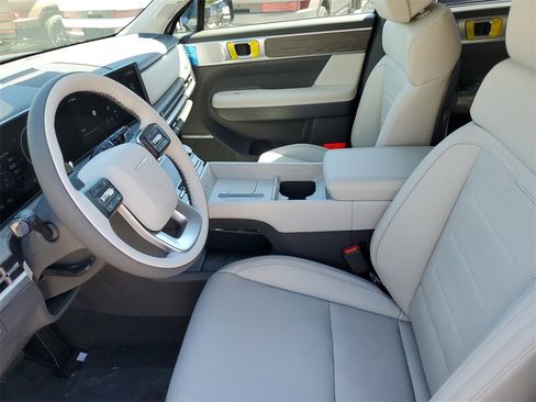 New 2025 Hyundai Santa Fe Calligraphy image 17