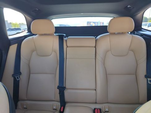 Used 2020 Volvo XC60 T5 Momentum w/ Protection Package AWD/4WD image 25