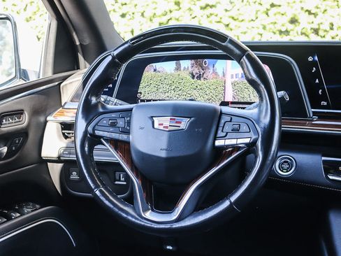Used 2022 Cadillac Escalade Premium Luxury RWD image 19