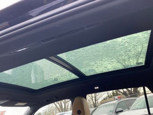 Certified 2024 Volkswagen Atlas Cross Sport SEL R-Line image 19