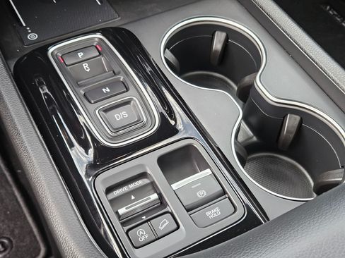 Used 2025 Honda Pilot Black Edition image 35